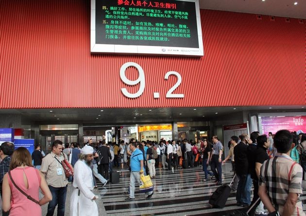 图2、918博天堂陶瓷外洋出口遥遥领先，，，，，一连几年雄踞9.2号馆最显眼的位置.jpg